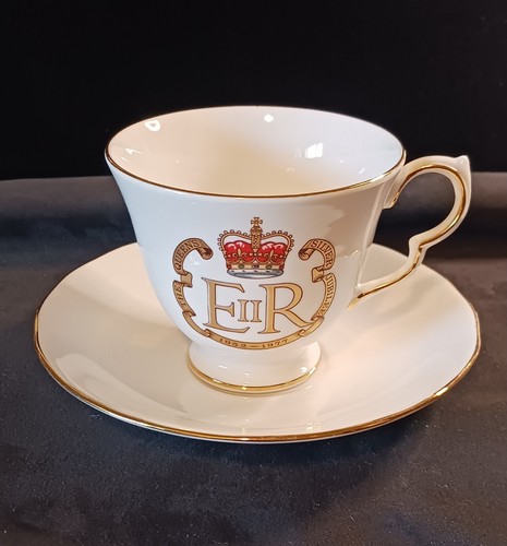 Vintage queen anne china - queen,