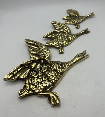 Graduated flying ducks - 3,