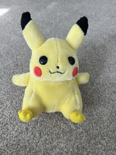 Pikachu pokemon hasbro - pikachu,