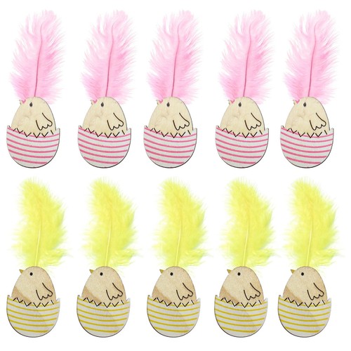 Wooden chicks with feather - with,