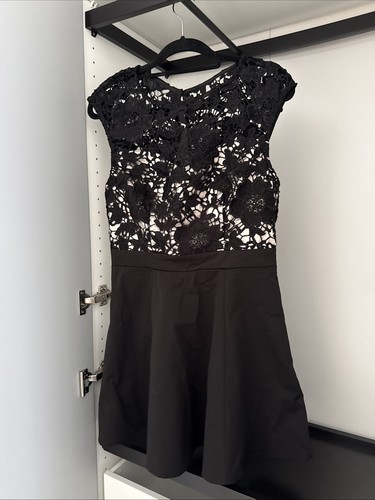 Elegant black lace skater - black,