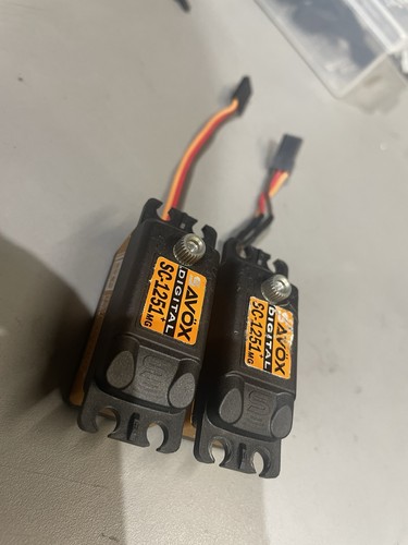 Two savox 1251mg servos - x,