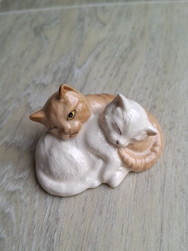 Royal doulton sleeping - royal, cats