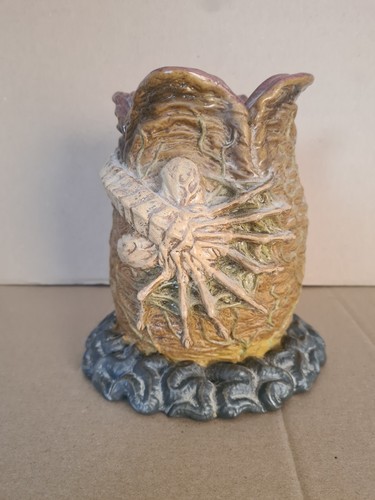 Alien facehugger xenomorph egg - alien,