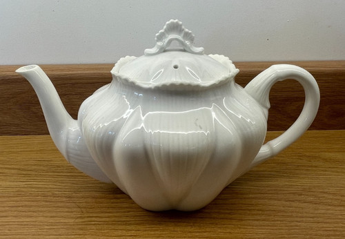 Vintage shelley dainty white - vintage,
