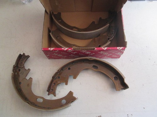 Rear brake jaw set for - rear,