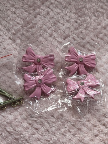 Metal pink bow drawer knobs - 4,