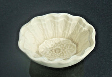 Antique Ceramic Wedgwood 15cm Jelly Mould