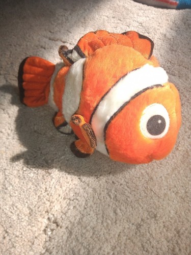 Disney store finding nemo - store,
