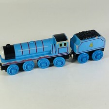 2Pcs Gordon Train Wooden