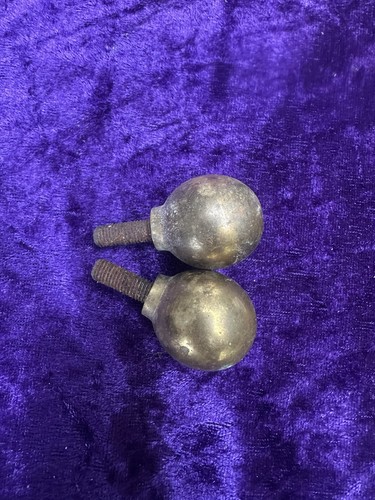 Antique brass bed - , ball
