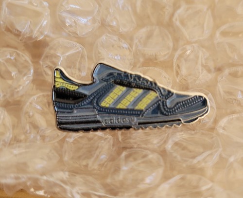 New adidas 600 metal pin - zx,
