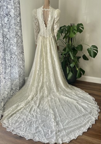 Vintage 80s ivory - pencil, lace