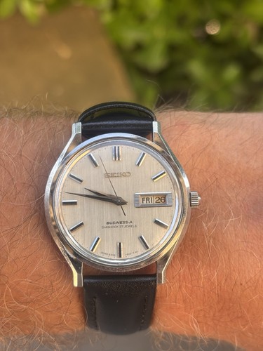 Sharp contours 1967 vintage - sharp,