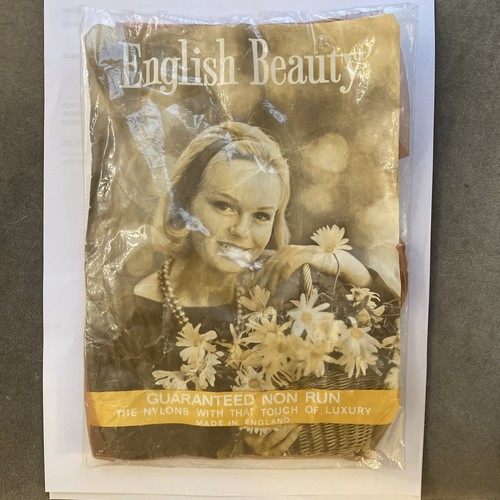 Vintage english beauty - english, nylon