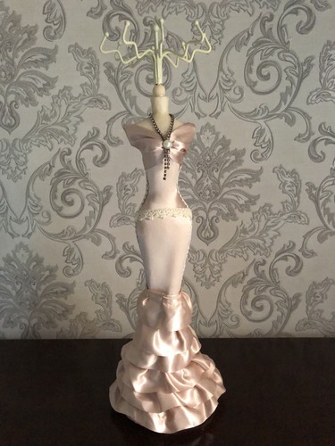 Jewellery stand lady mannequin - jewellery,