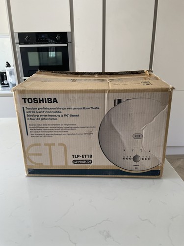 Toshiba tlp et1b lcd projector - tlp-et1b,