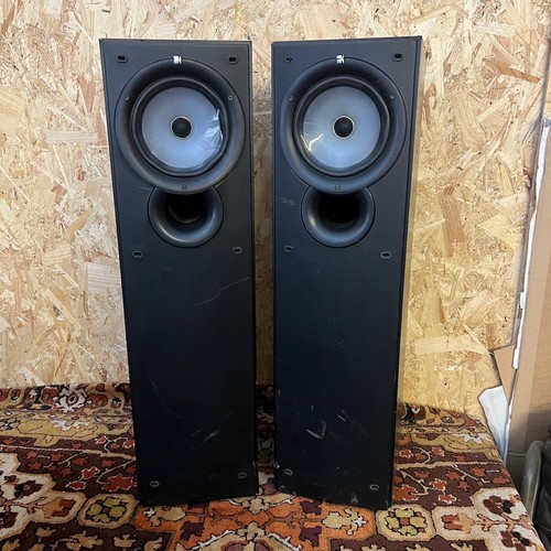 Matched pair kef q35 series - pair,
