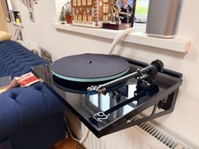Rega Planar 2 Turntable –