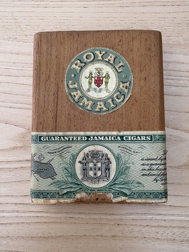 Vintage wooden cigar box royal - wooden,