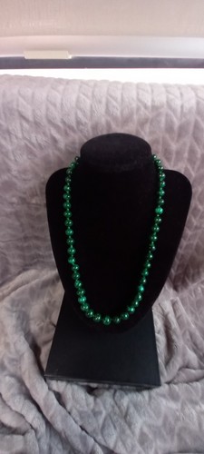 Green malachite bead necklace - green,
