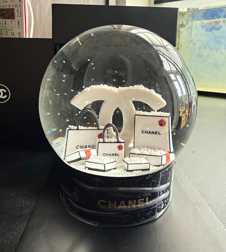 Chanel beauté snow globe - globe, cc