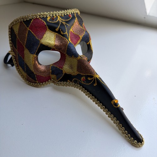 Red venetian long nose mask - red,