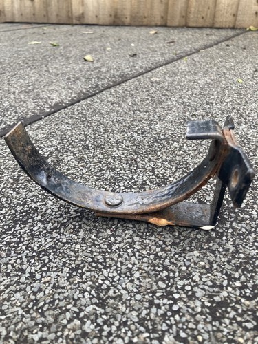Cast iron gutter bracket - iron, 4.5