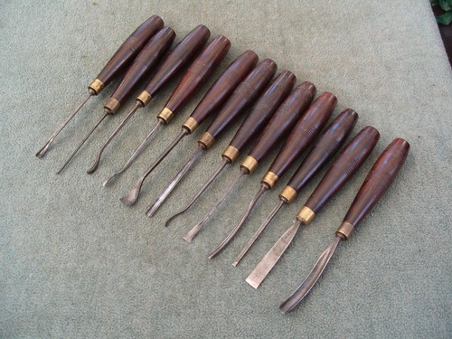 Stunning set carving - of, 12