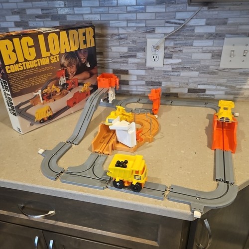 Vintage 1977 tomy big loader - vintage,