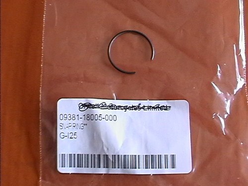 Genuine suzuki piston circlip - suzuki,