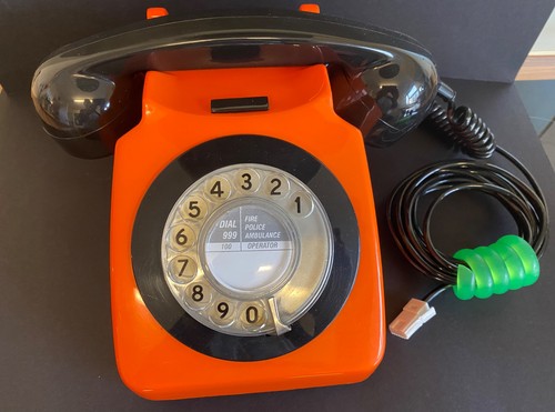 Telephone vintage rotary - -,