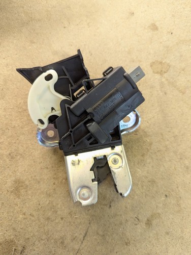 Tailgate boot latch catch - tailgate,