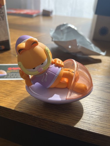 Pop mart garfield future - mart,