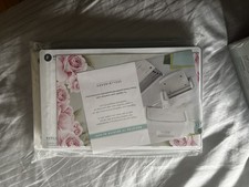 Spellbinders Lisa Horton crafts Platinum Six Die Cutting and Embossing Machine