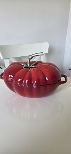 Staub cast iron 25cm - staub, red