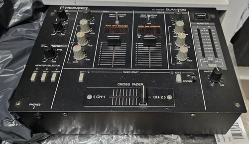 Pioneer djm 300 - 2-channel, dj