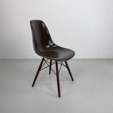 EAMES DSW CHAIR HERMAN MILLER