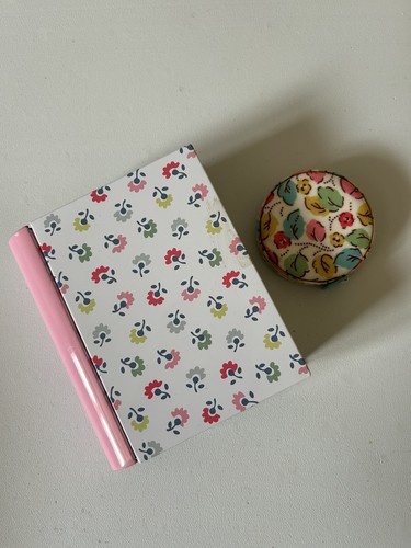 Cath kidston floral book - 🧵cath,