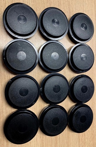 Large black castor cups - 12,