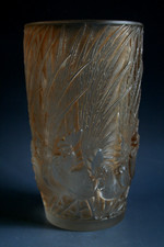 ANTIQUE RENE LALIQUE COQS DE PLUMES GLASS VASE - CIRCA 1928