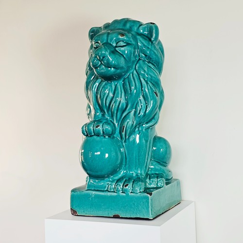 Large turquoise green - large, lion