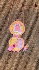 Vintage Bluebird 1992 Polly Pocket Pretty Present Locket