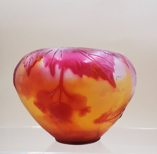 Galle hawthorn ball vase - galle,