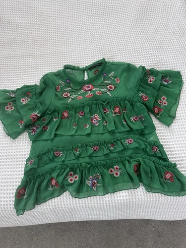 Green floral design tiered - green,