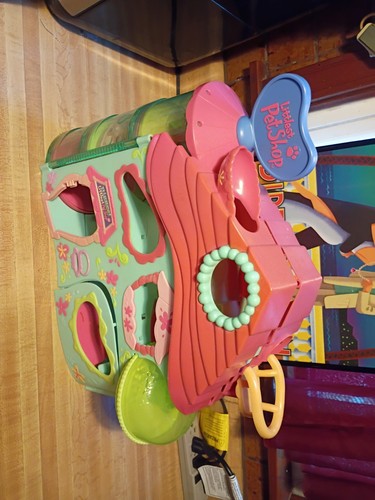 Littlest pet shop fold out - shop, fold-out