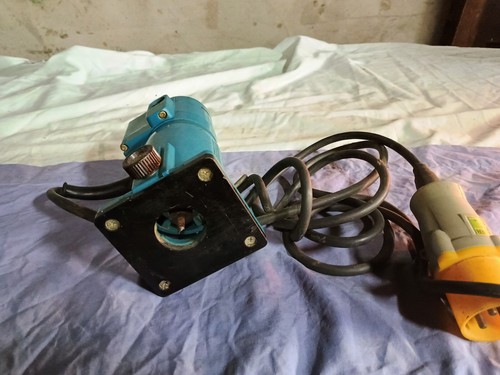 Makita router trimmer - router, 110v