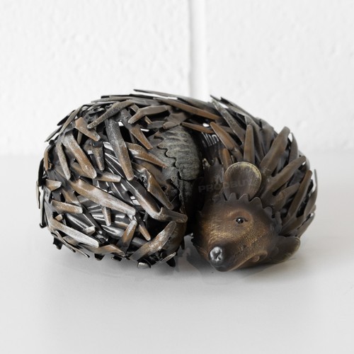 Small 15cm sleeping hedgehog - 15cm,