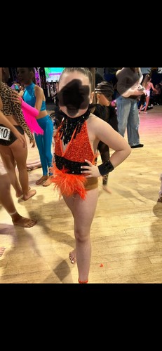 Dressed under 10 - by, rj