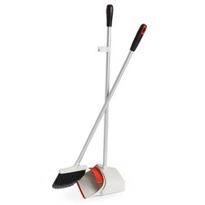 OXO Good Grips Upright Sweep